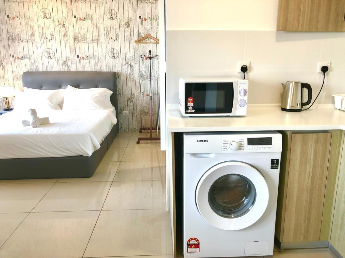 Tropicana 218 Macalister Netflix Unit By Blue Sky Holidays George Town Exterior foto
